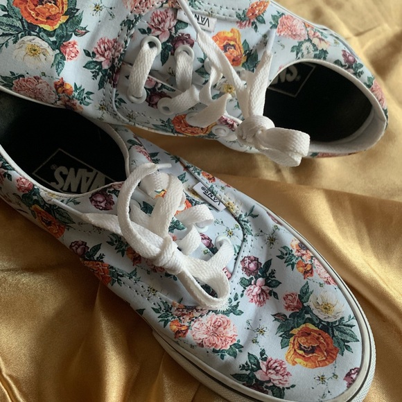 Floral Vans. Super cute. Purchased last year at an outlet in Gatlinburg, TN. - Picture 3 of 9